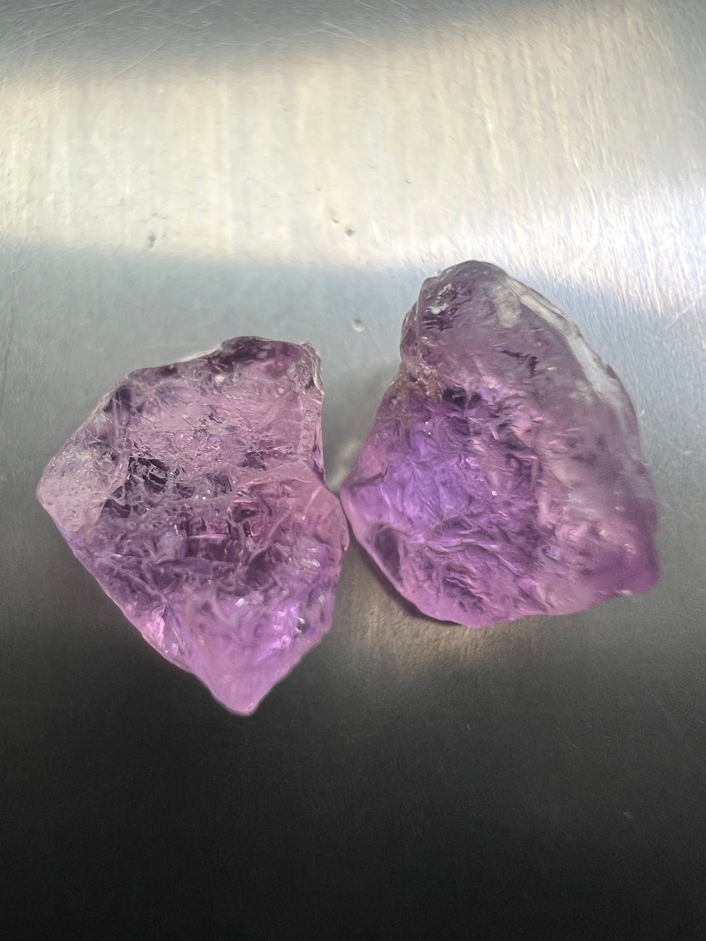 Lilac sapphires NH 6 cts / 2 pcs