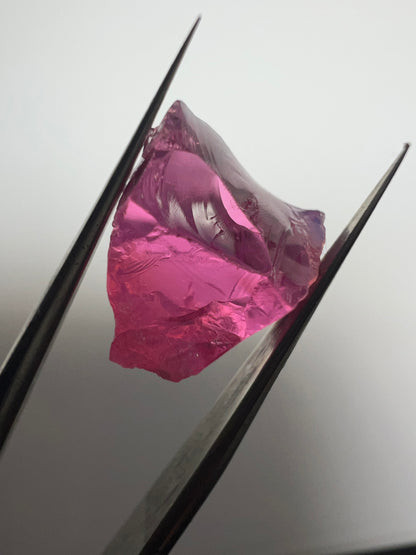 Hot pink spinel 4.95 ct