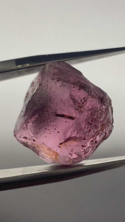 Peach rose garnet 10.90 ct