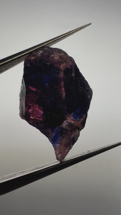 Particolored sapphire 5.35 ct