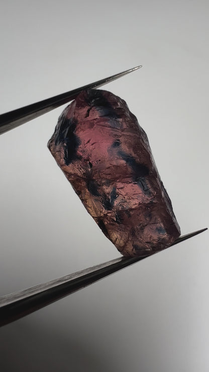 Pink/blue Sapphire 6.20 ct