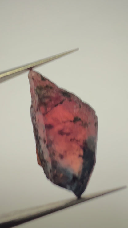 Pink/red/blue Sapphire 4.10 ct