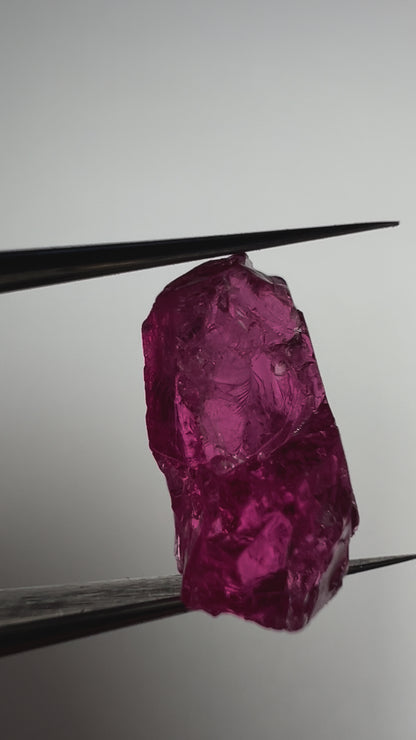 Pinkish red spinel 3.10 ct