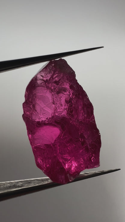 Pinkish red spinel 5.35 ct