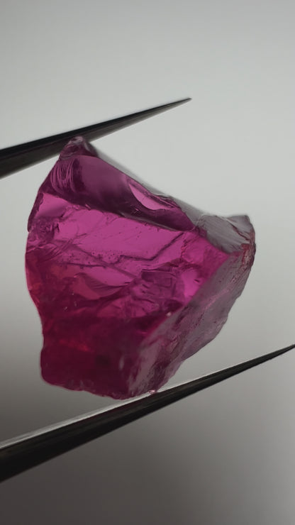 Hot pink spinel 4.95 ct