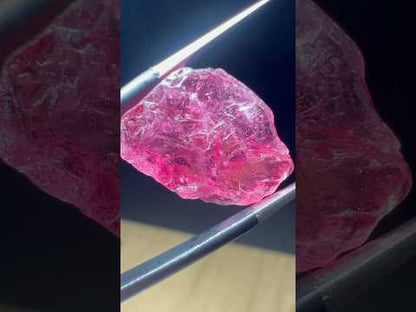 Neon pink spinel 10.35 cts