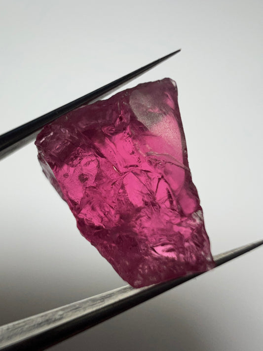 Pinkish red spinel 4.5 ct