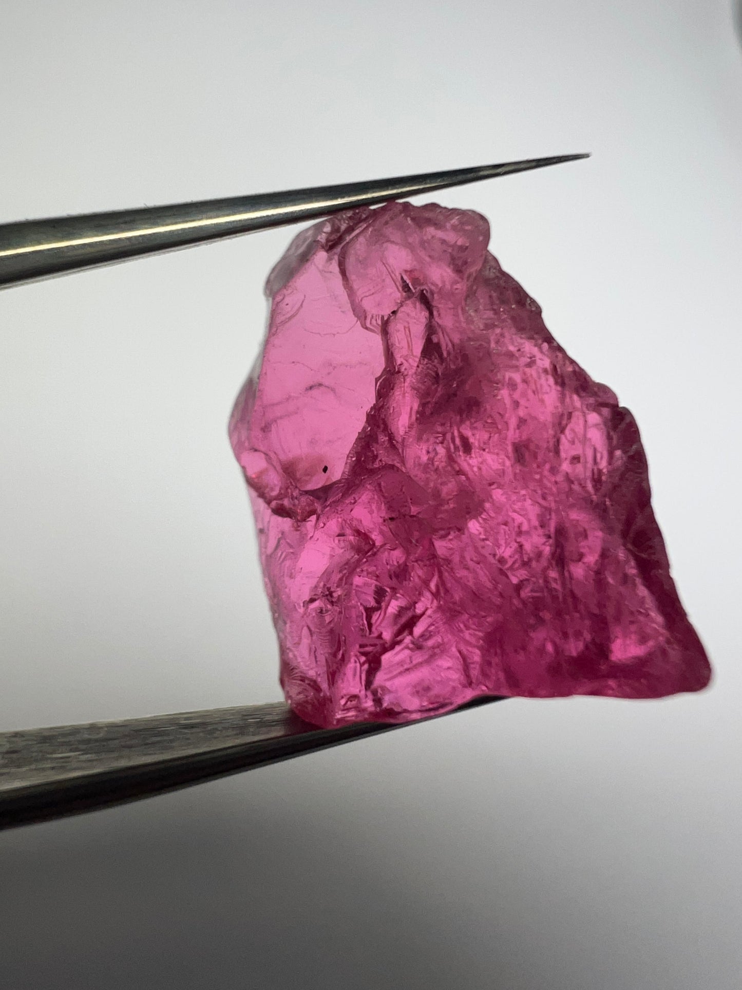 Pinkish red spinel 10.8 cts