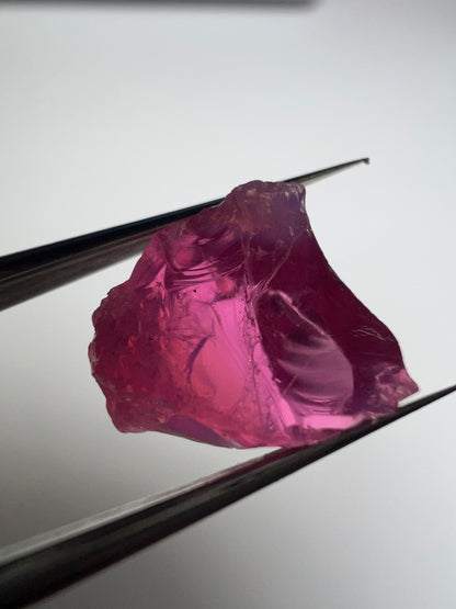Hot pink spinel 4.95 ct