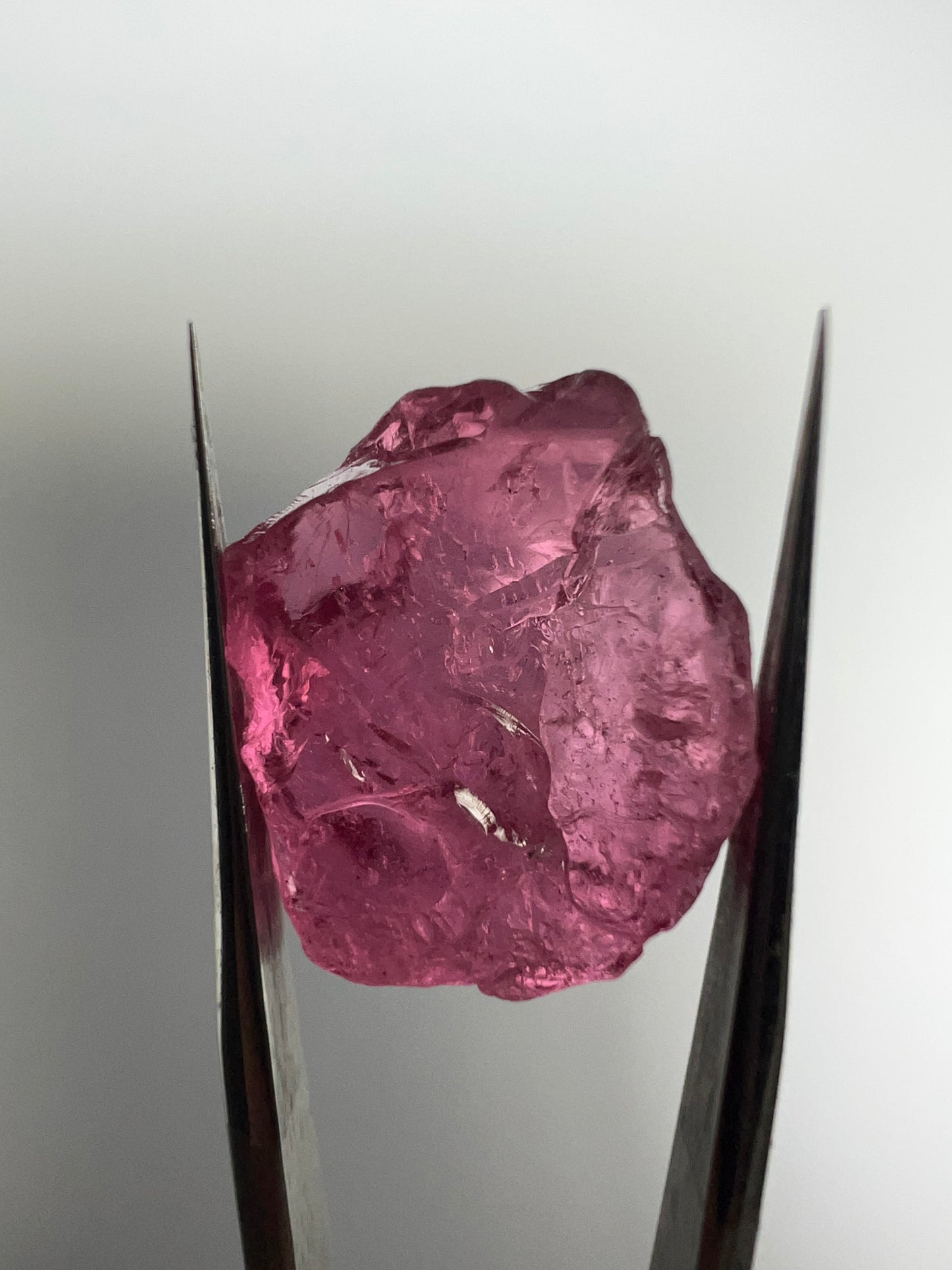 Neon pink spinel 10.35 cts