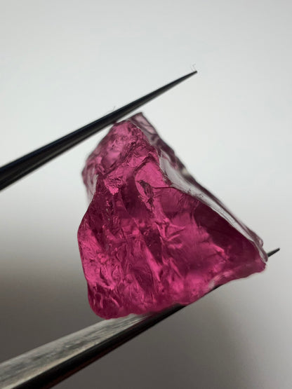 Pinkish red spinel 4.5 ct